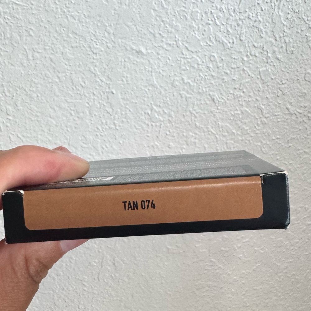 KVD Good Apple Foundation Balm in tan 073 - Picture 2 of 2